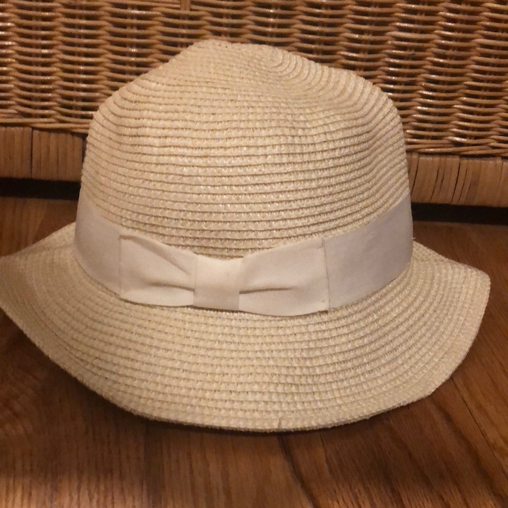 Aritzia Talula Pelham Hat - White Ribbon